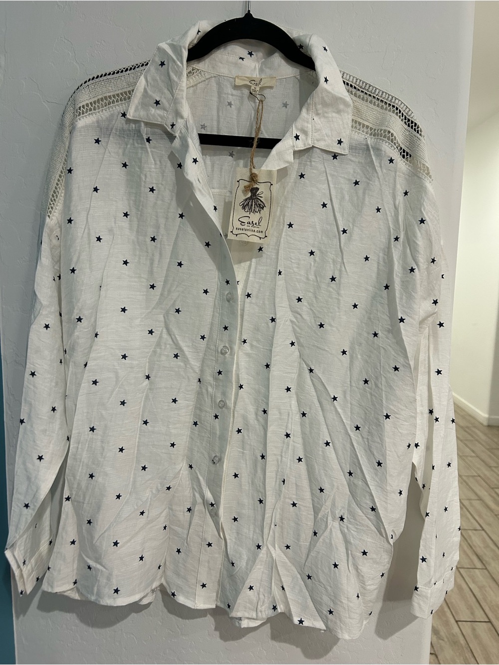 Easel White Star Print Button Up Shirt Long Sleeve Crochet Shoulder NWT Medium